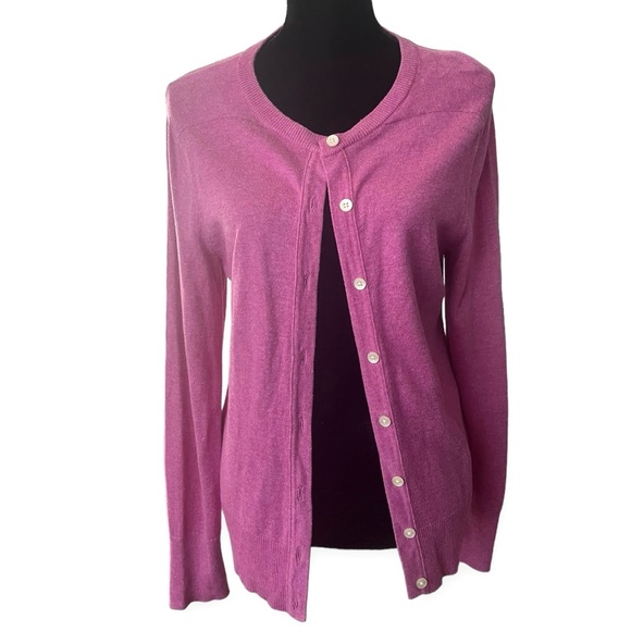 Eddie Bauer women’s fusia button down cardigan long sleeve lightweight size M - Picture 1 of 6